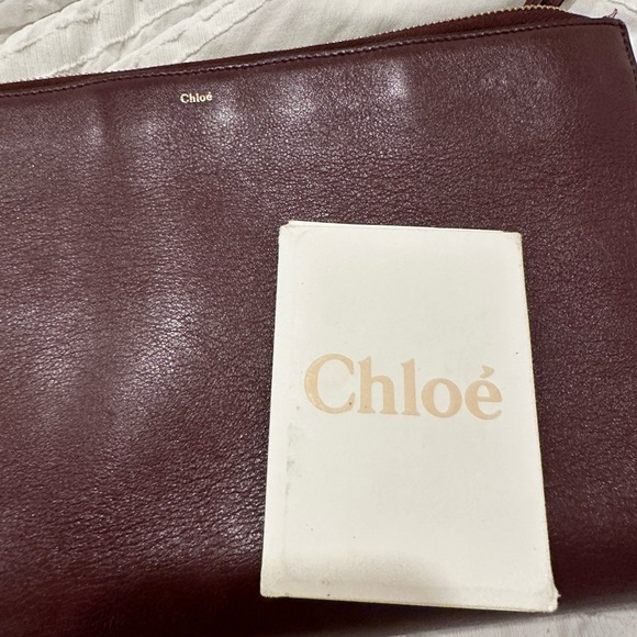 CHLOE FLAT POUCH ALPHABET BURGUNDY - Picture 6 of 9